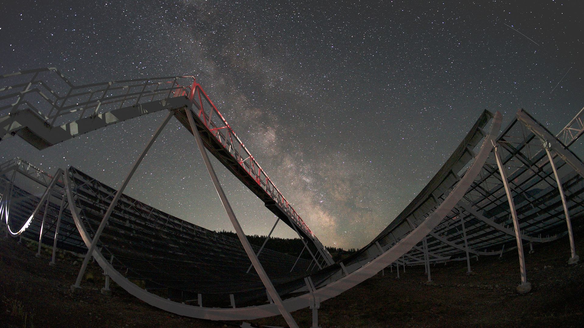 O Enigma do Universo: Telescópio CHIME Revela Novo Caminho Sobre Energia Escura