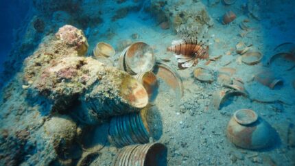 O Enigma do Naufrágio Romano: 6 Mil Peças Intactas sob o Mar
