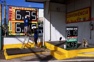 O Enigma do Diesel: Por Que o Brasil Terá Sobra Recorde do Combustível?