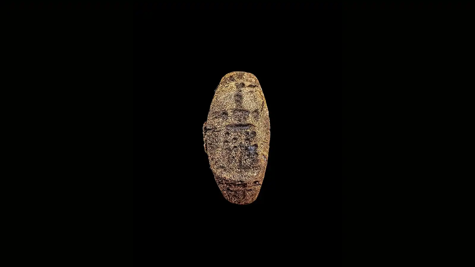 O Enigma do Anel Submerso: Revelado o guardião do Farol de Alexandria?