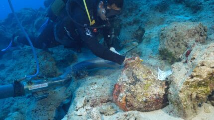 O Enigma de 4.700 Anos: O Naufrágio Mais Antigo da História é Revelado