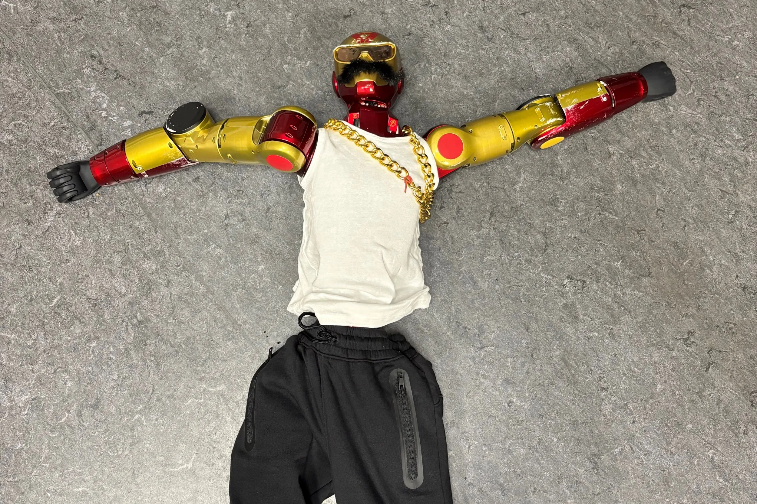 O Bizarro Caso do Robô Apreendido Após Incidente Surpreendente em Live