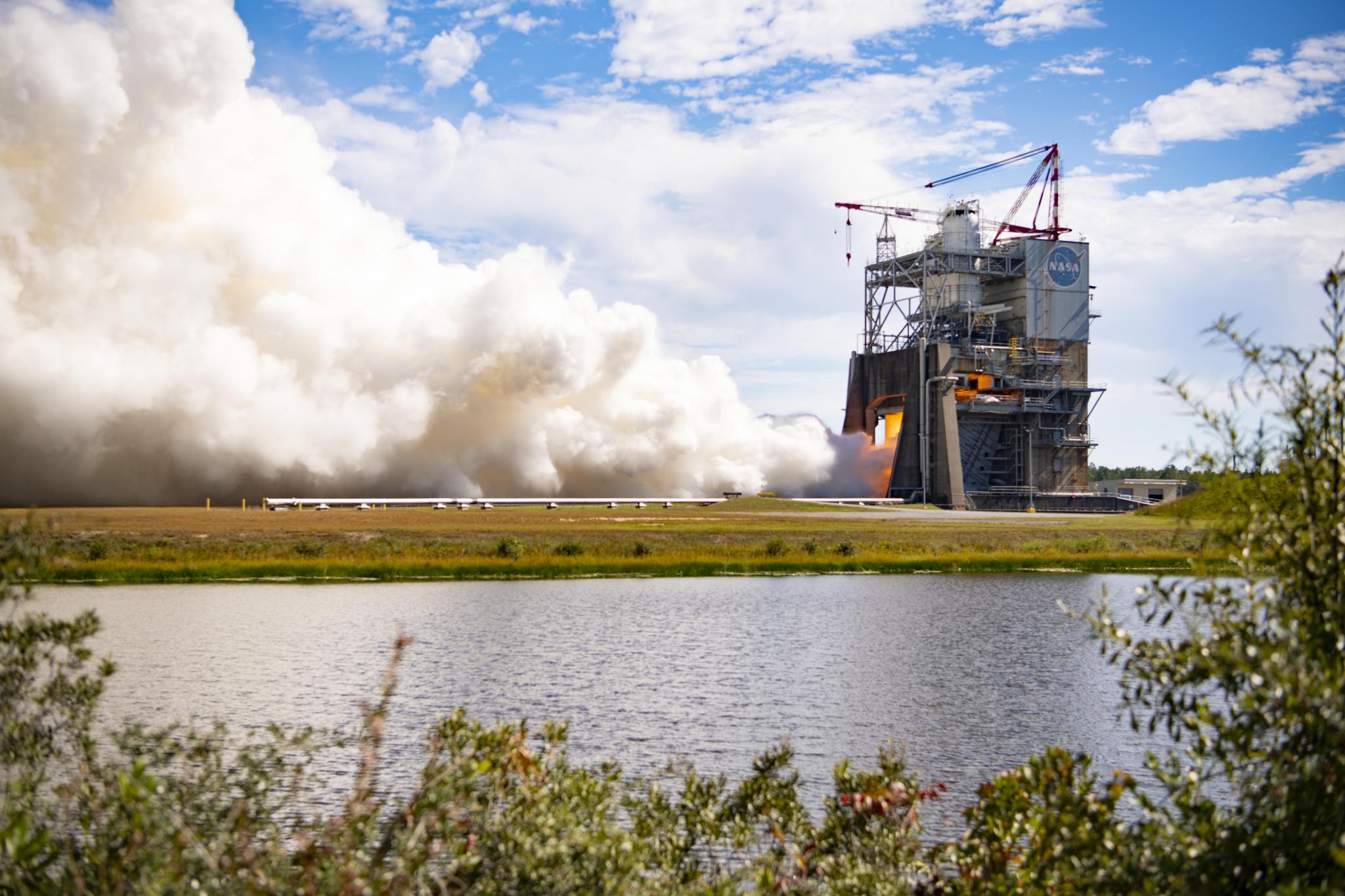 NASA Testa Motor Monstro do Foguete SLS a 111% de Potência por 500 Segundos