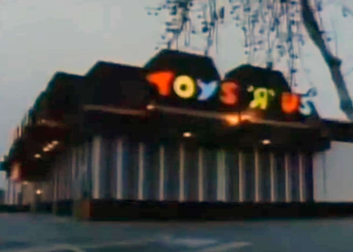 O Mistério da Toys R Us Assombrada: O Fim de um Legado Paranormal