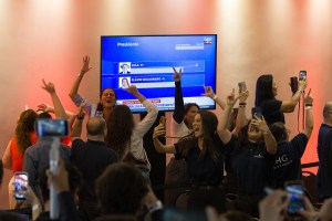 O Enigma do Mercado: Por Que Ações Globais Reagem Tão Rápido ao Inesperado?