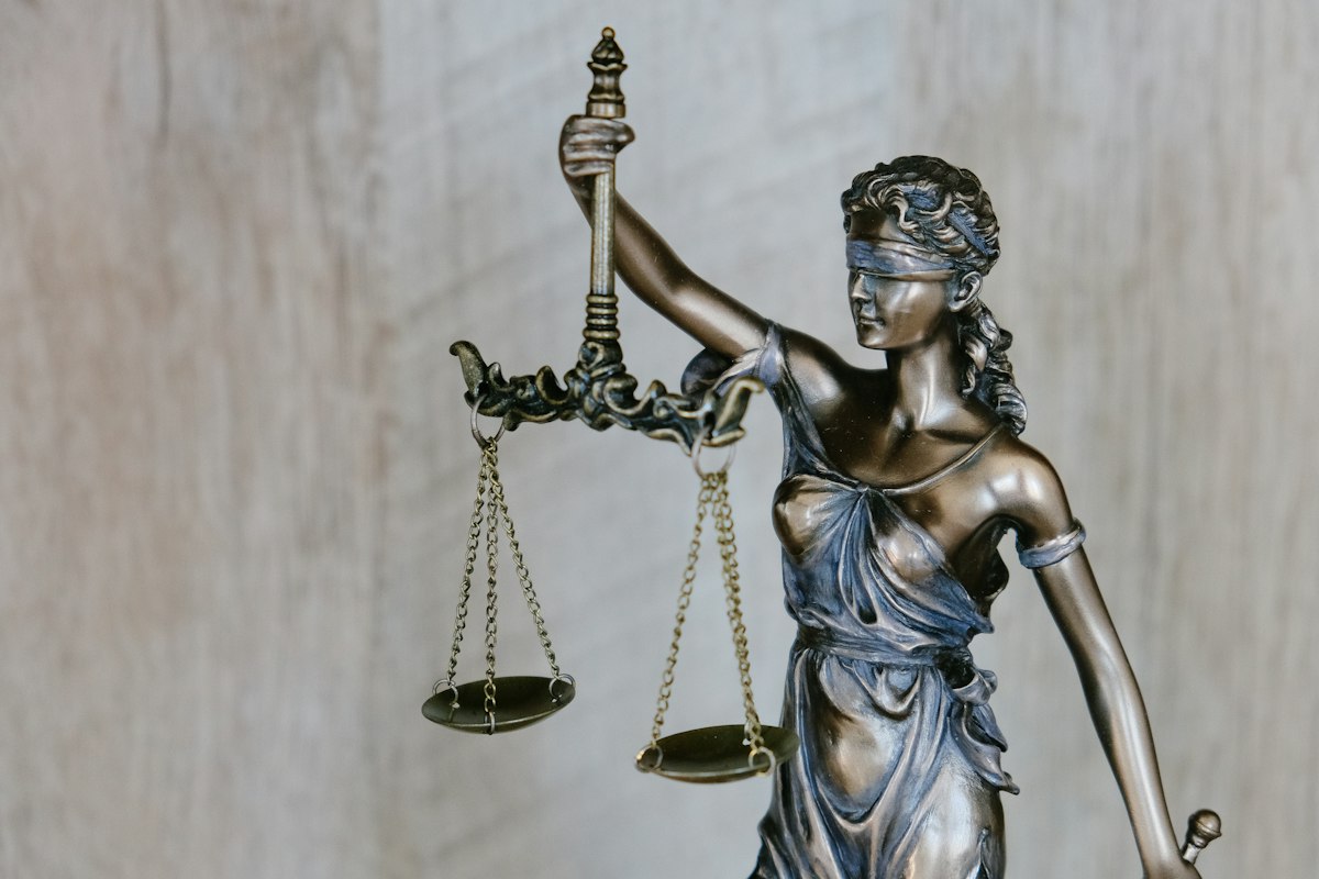 A Guerra das Listras: Por Que a Adidas Vai à Justiça por Apenas Uma Linha